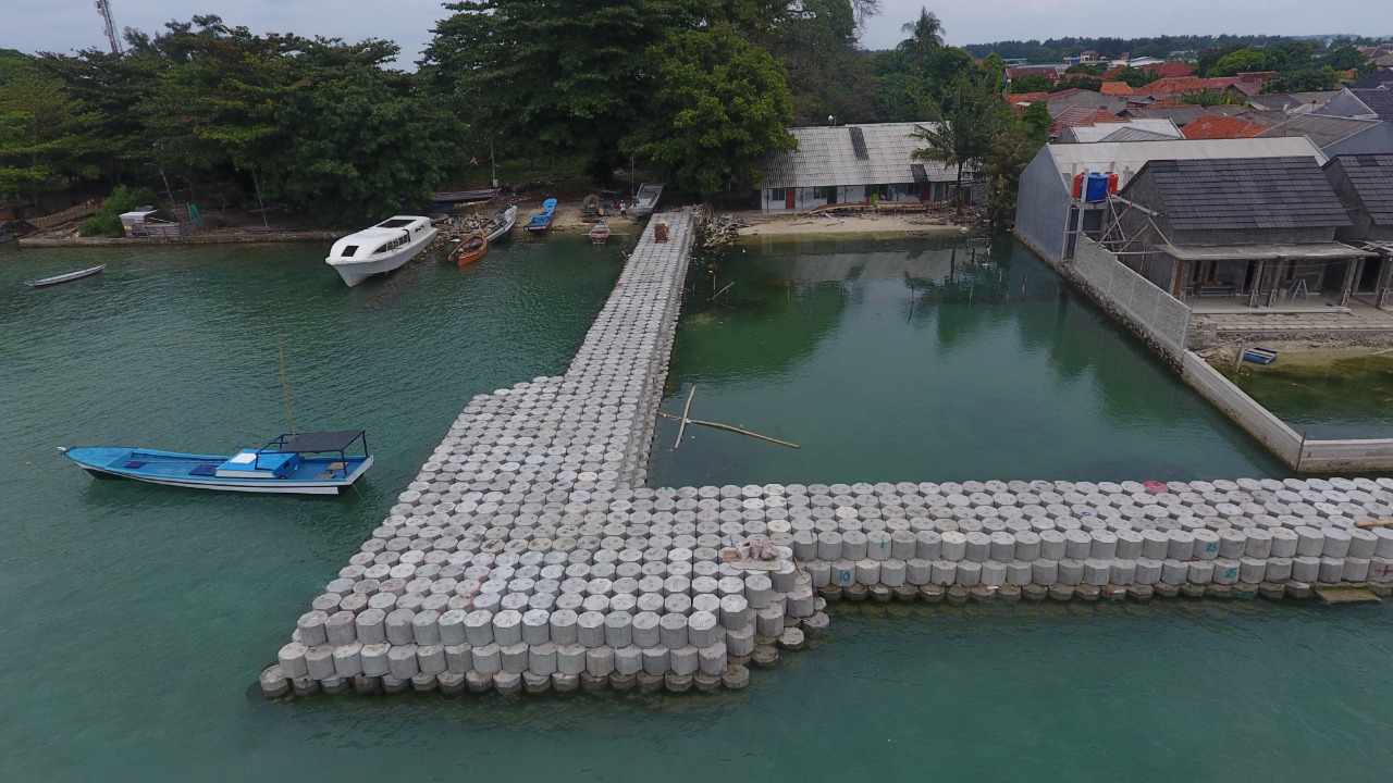 Pembangunan Tanggul Pulau Kelapa Selatan